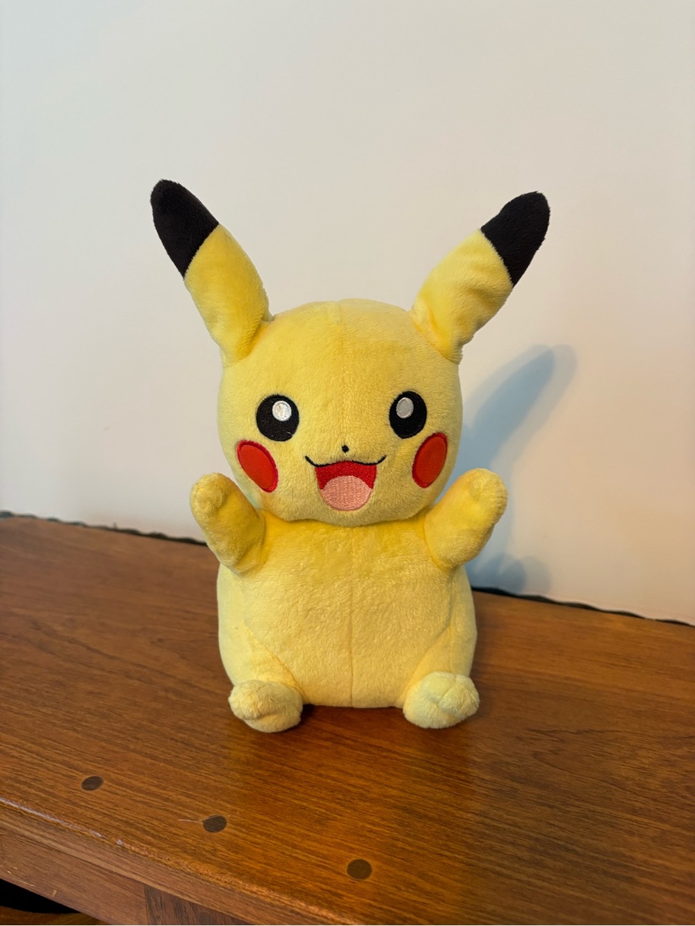 TOMY Pokemon Talking 10" PIKACHU Plush Ears Move & Cheeks Light Up! Works